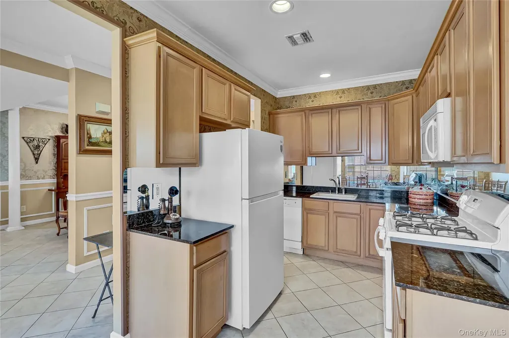 85 Constantine Way Mount Sinai NY 11766