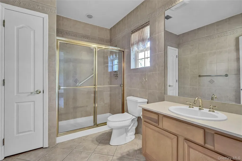 85 Constantine Way Mount Sinai NY 11766