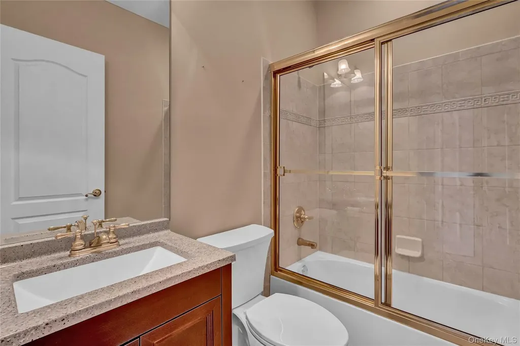 85 Constantine Way Mount Sinai NY 11766