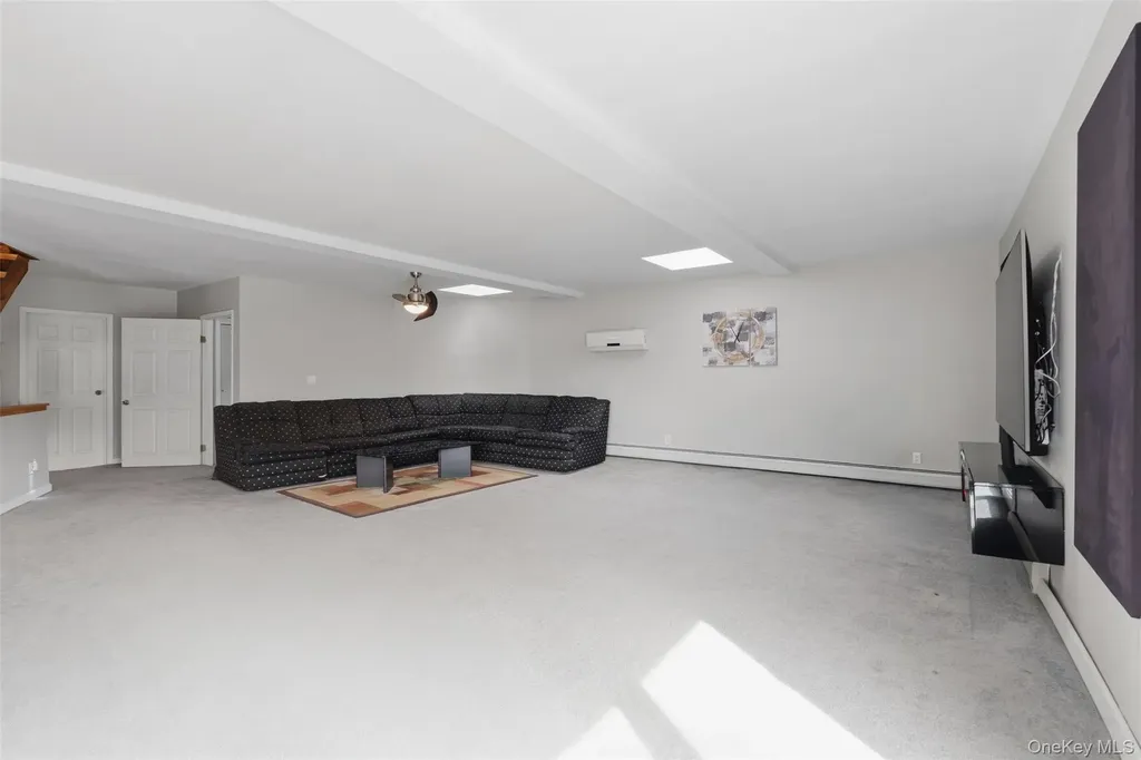 2 N Strawberry Hill Lane West Nyack NY 10994