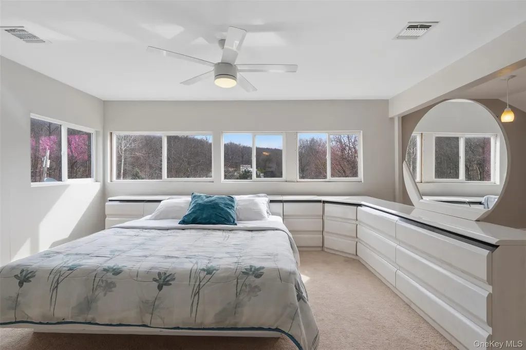 2 N Strawberry Hill Lane West Nyack NY 10994