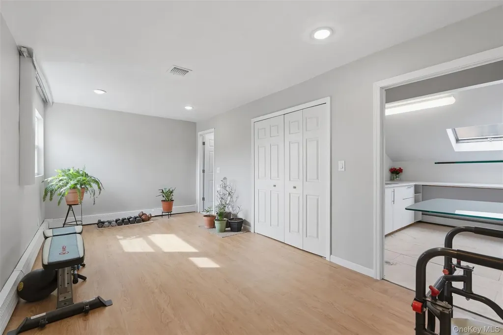 2 N Strawberry Hill Lane West Nyack NY 10994