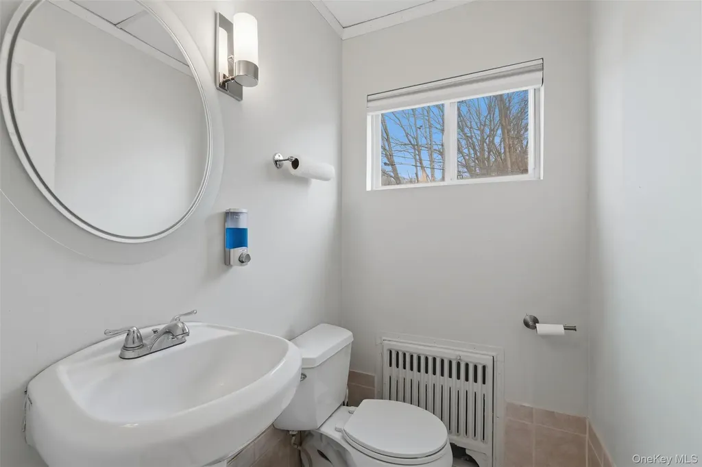 2 N Strawberry Hill Lane West Nyack NY 10994