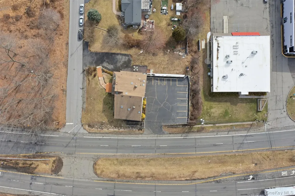 2 N Strawberry Hill Lane West Nyack NY 10994