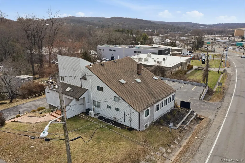 2 N Strawberry Hill Lane West Nyack NY 10994