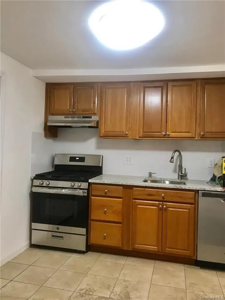 93 Main Street Garnerville NY 10923