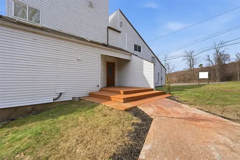 274 N 303 Route West Nyack NY 10994