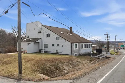 274 N 303 Route West Nyack NY 10994