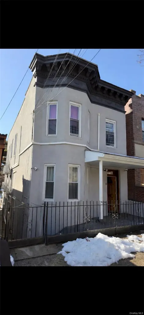1839 Matthews Avenue Bronx NY 10462