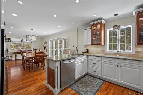 299 Stratton Road New Rochelle NY 10804