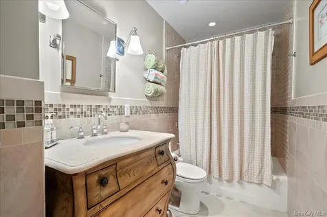 299 Stratton Road New Rochelle NY 10804