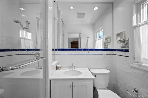 299 Stratton Road New Rochelle NY 10804
