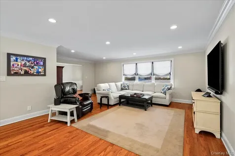299 Stratton Road New Rochelle NY 10804