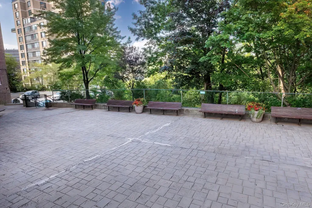 55 Knolls Crescent Bronx NY 10463