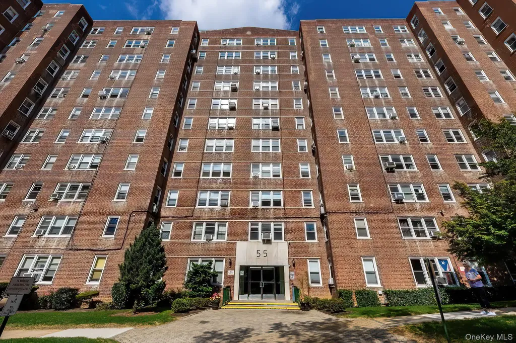 55 Knolls Crescent Bronx NY 10463