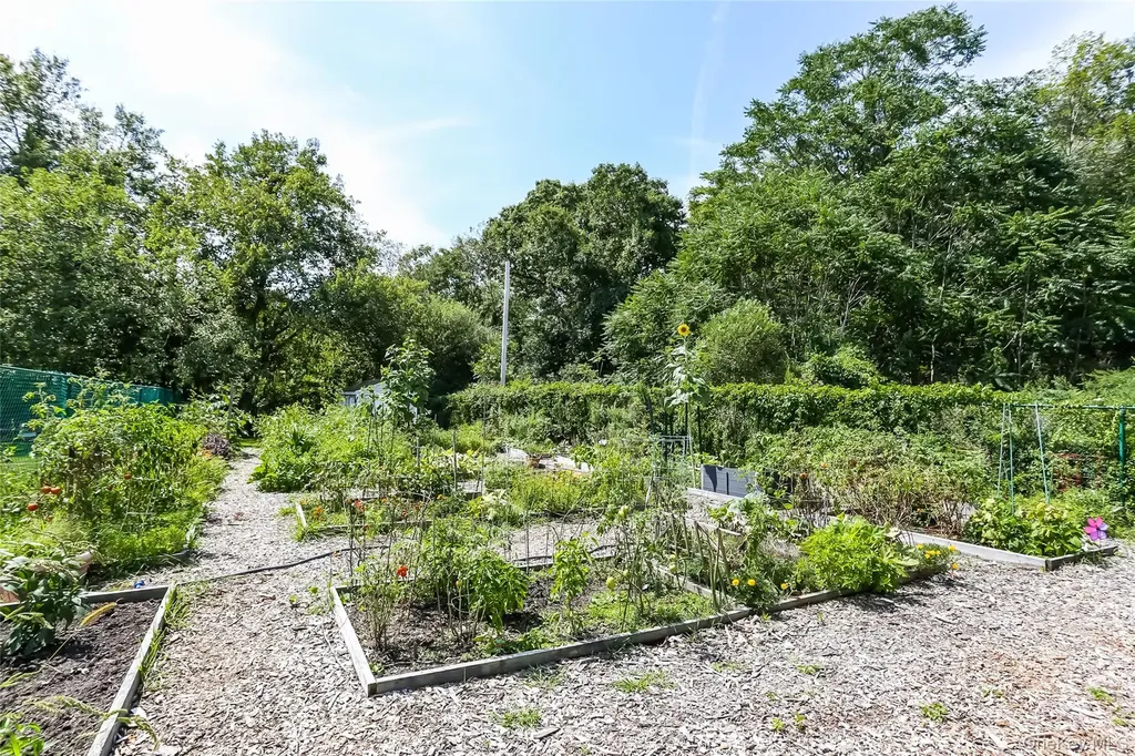 100 Diplomat Drive Mount Kisco NY 10549