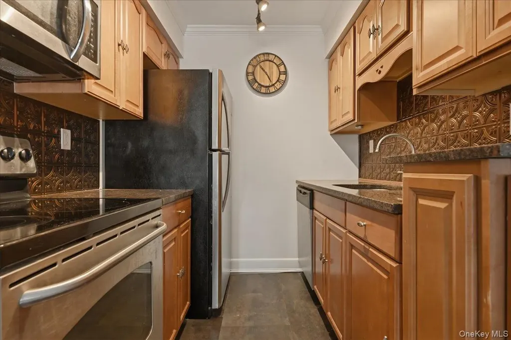 204 Millard Avenue West Babylon NY 11704