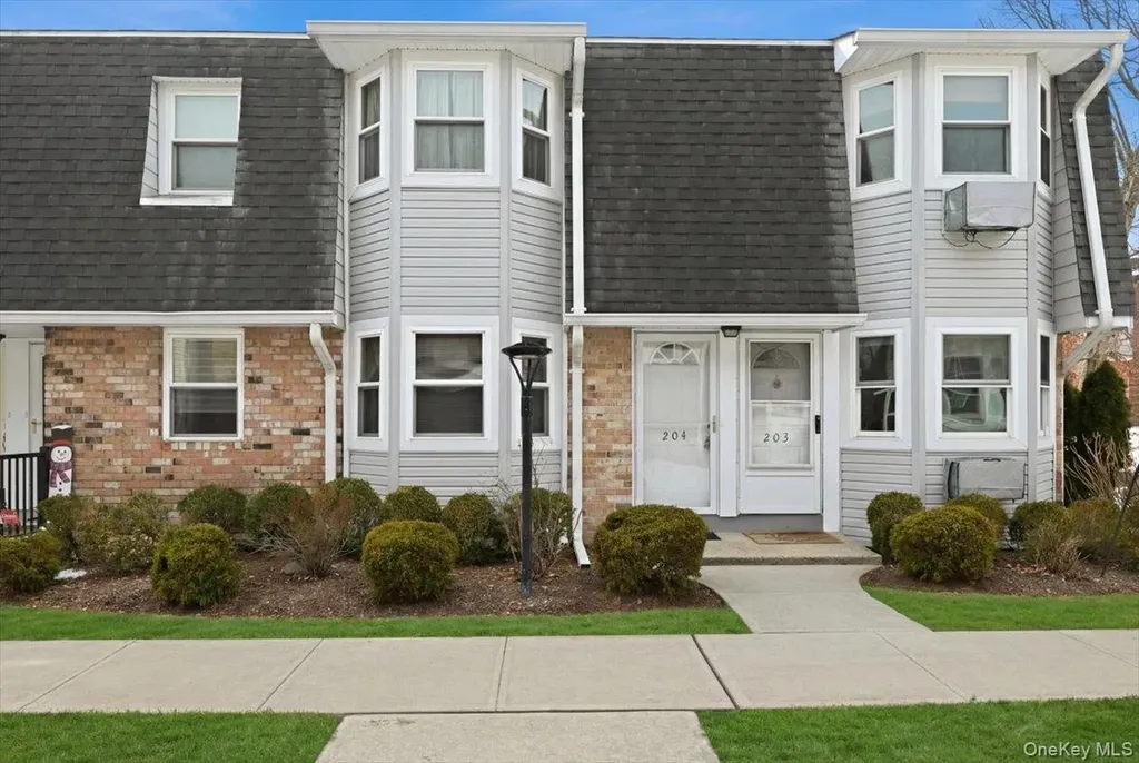 204 Millard Avenue West Babylon NY 11704