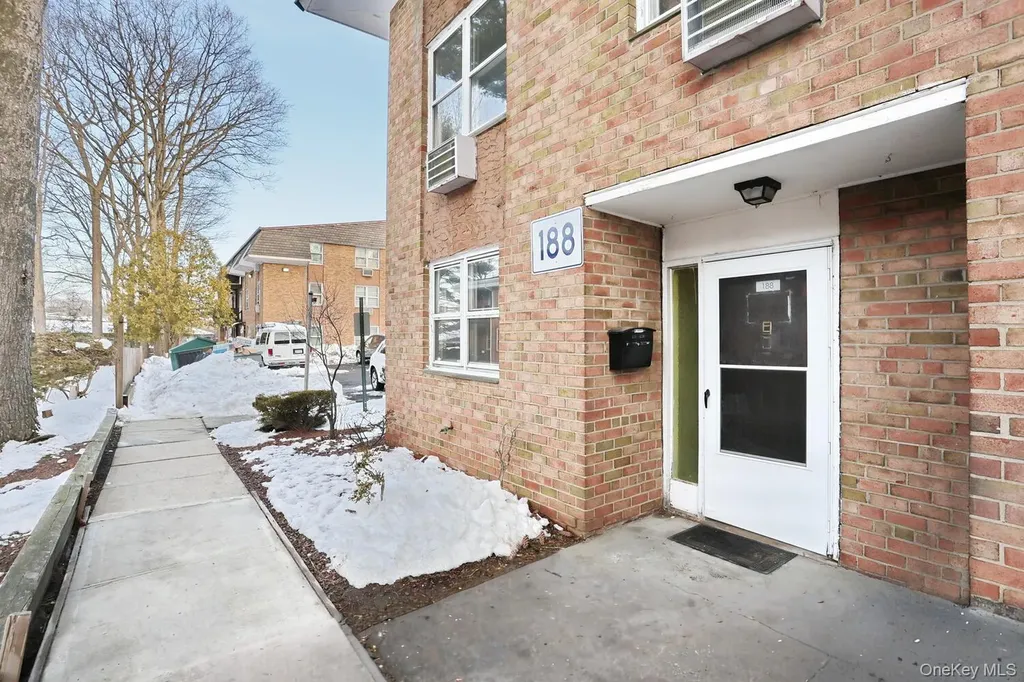 188 Kearsing Parkway Monsey NY 10952