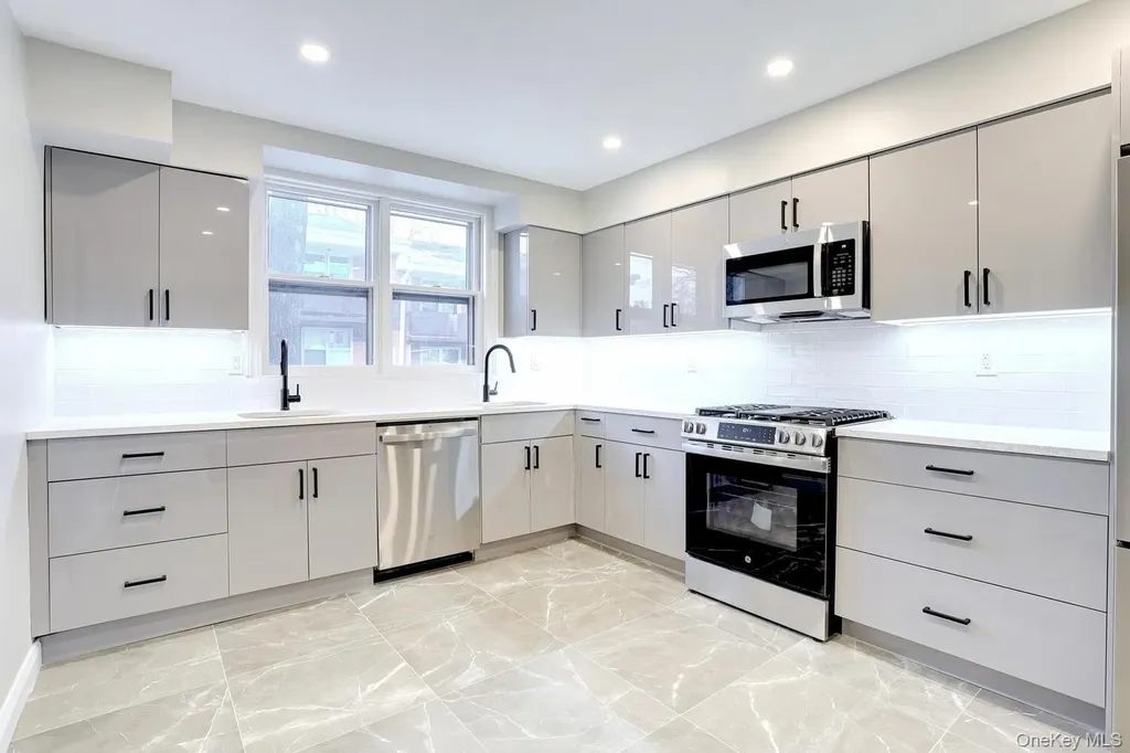 188 Kearsing Parkway Monsey NY 10952