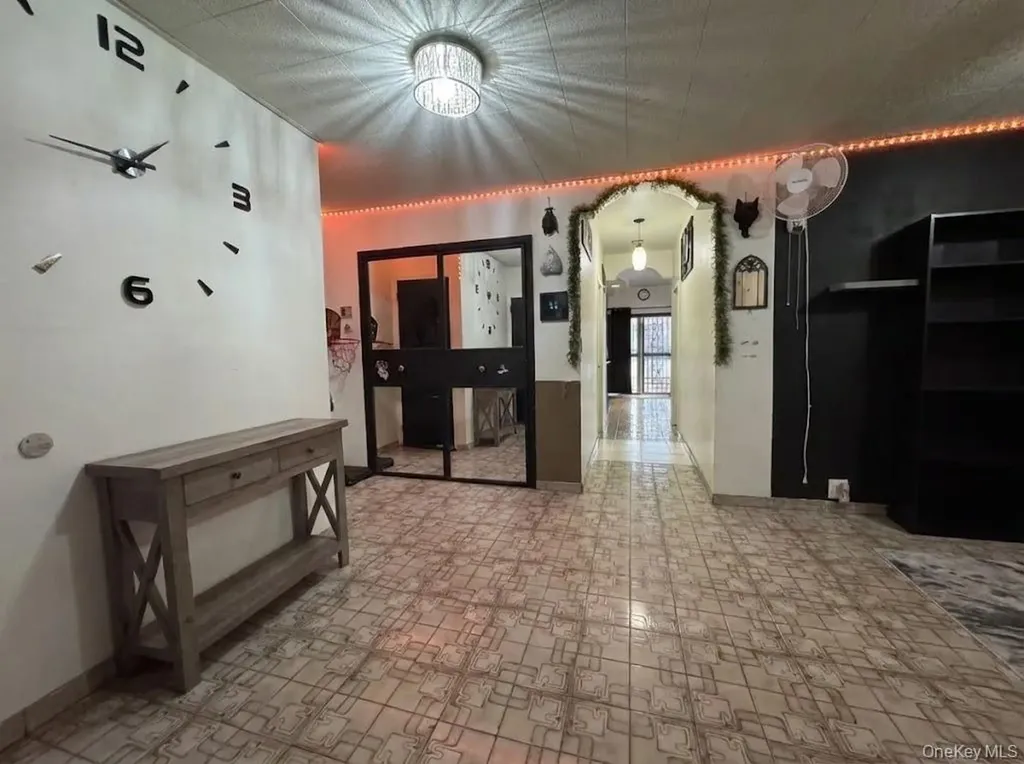 60-59 69th Street Maspeth NY 11378