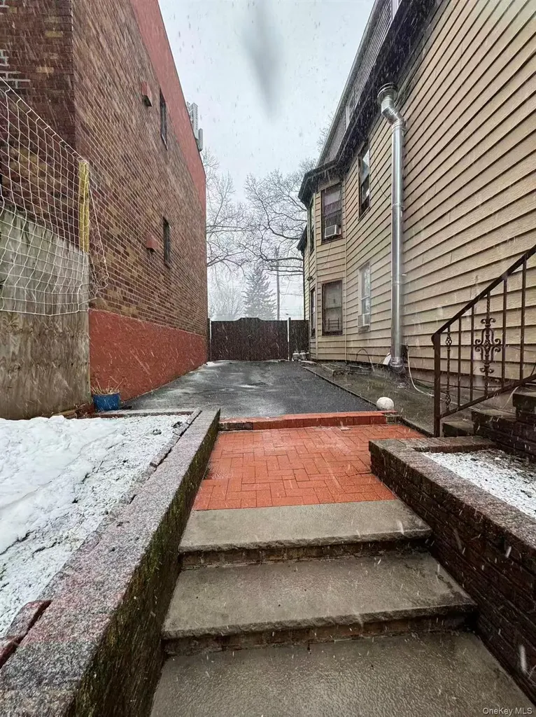 60-59 69th Street Maspeth NY 11378