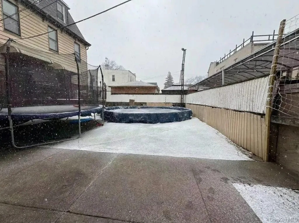 60-59 69th Street Maspeth NY 11378