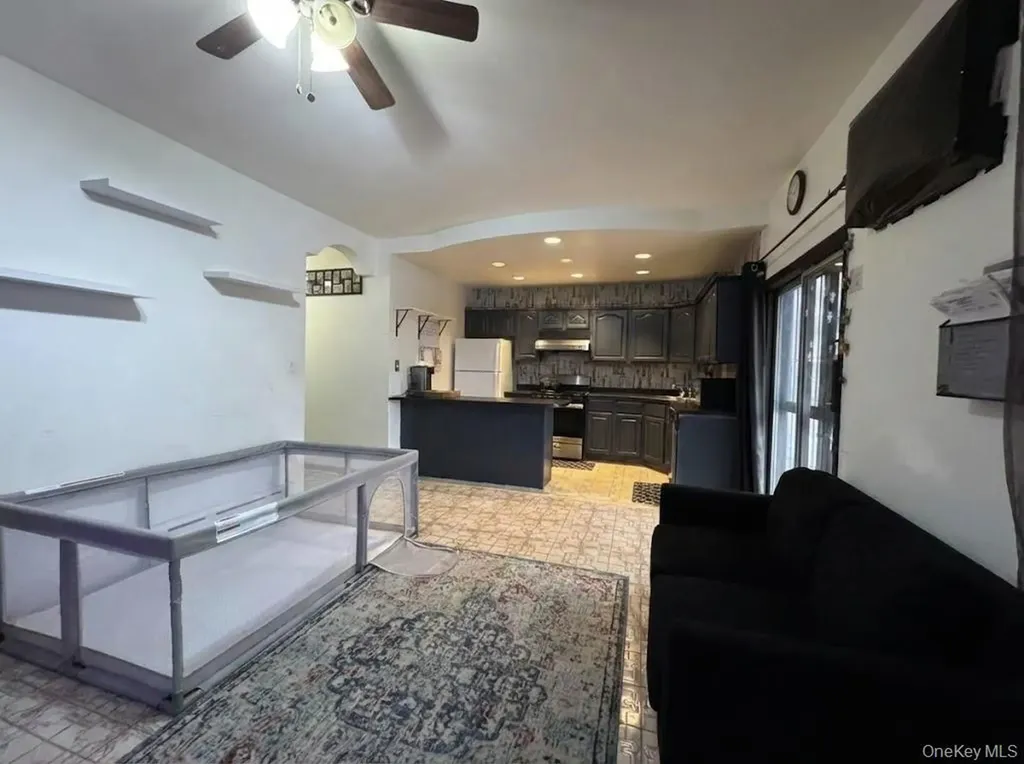 60-59 69th Street Maspeth NY 11378