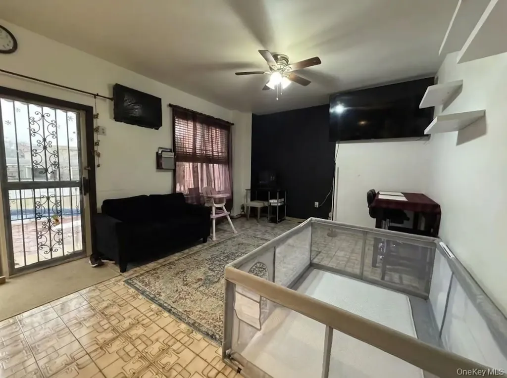 60-59 69th Street Maspeth NY 11378