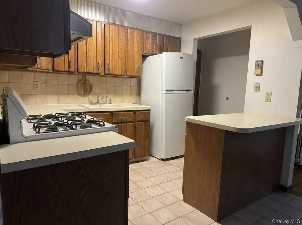 60-59 69th Street Maspeth NY 11378