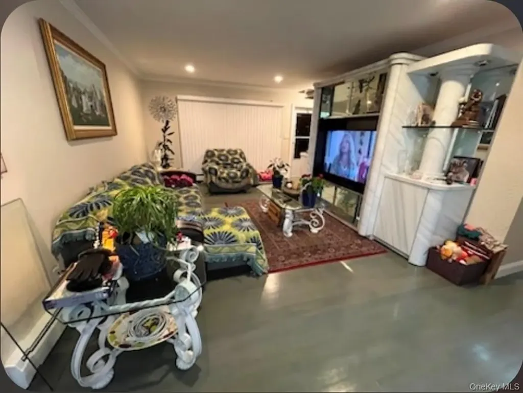 82 Clark Street West Babylon NY 11704