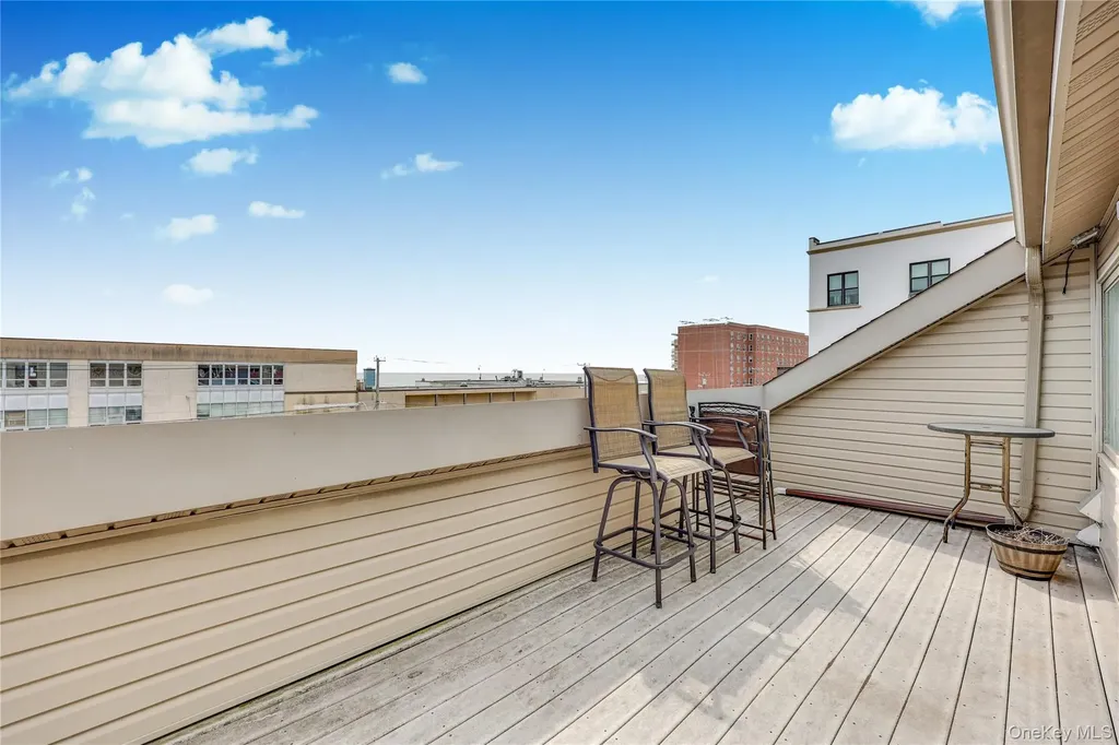 519 West Broadway Long Beach NY 11561