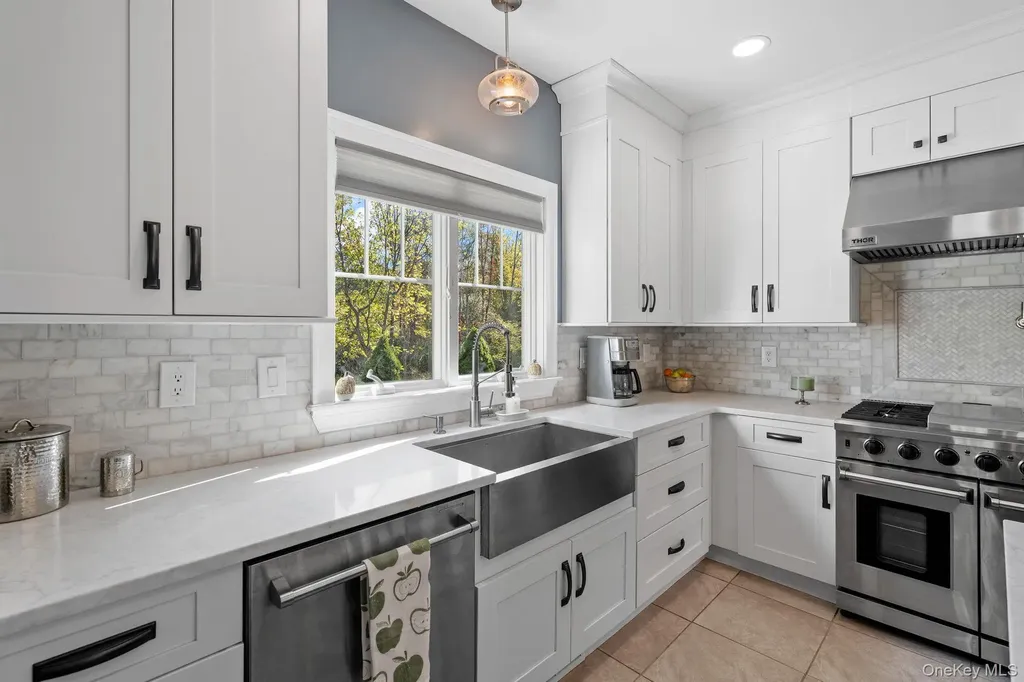 42 Colonial Avenue Warwick NY 10990