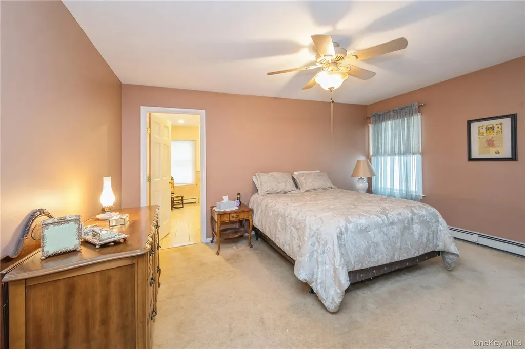9 Elm Lane NE Stony Brook NY 11790