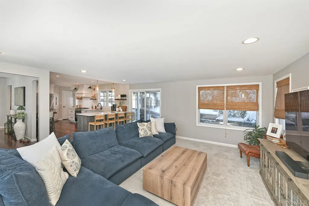 11 Westfield Drive Centerport NY 11721