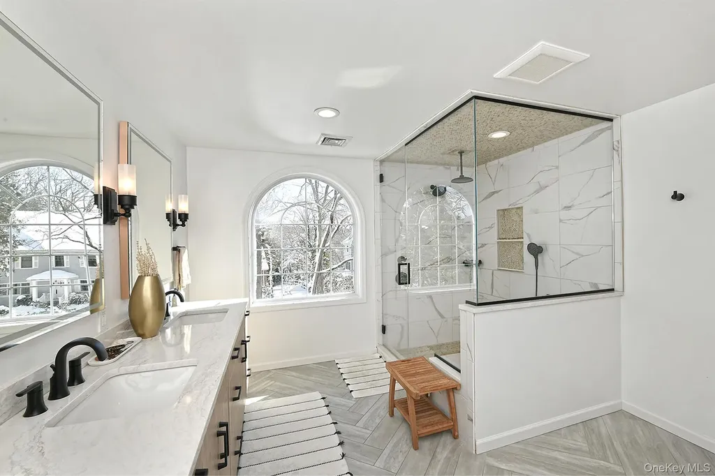 11 Westfield Drive Centerport NY 11721