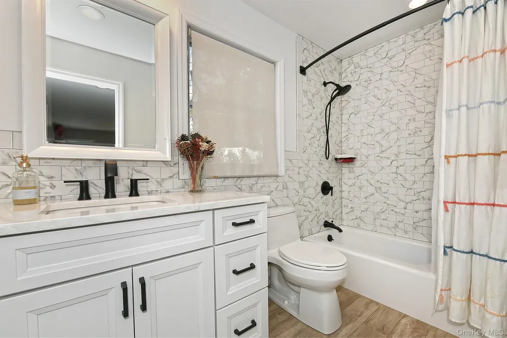 11 Westfield Drive Centerport NY 11721