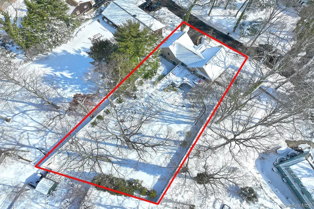 11 Westfield Drive Centerport NY 11721