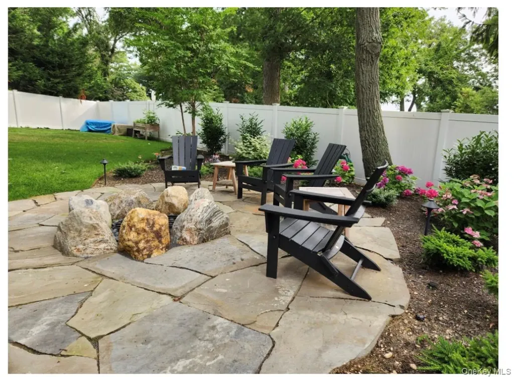 11 Westfield Drive Centerport NY 11721