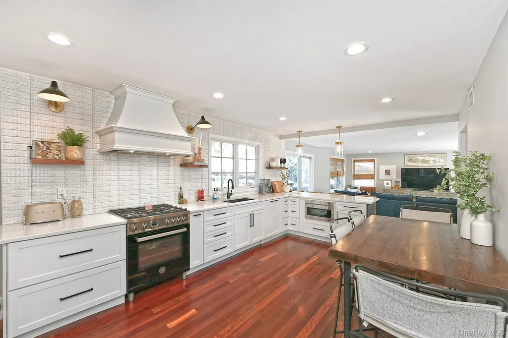 11 Westfield Drive Centerport NY 11721