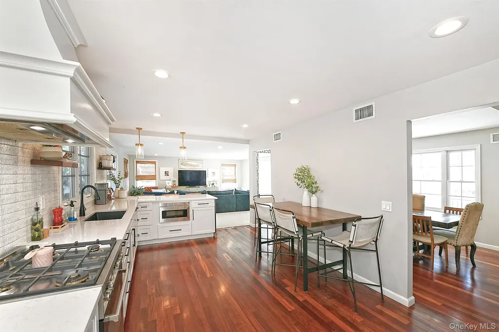 11 Westfield Drive Centerport NY 11721