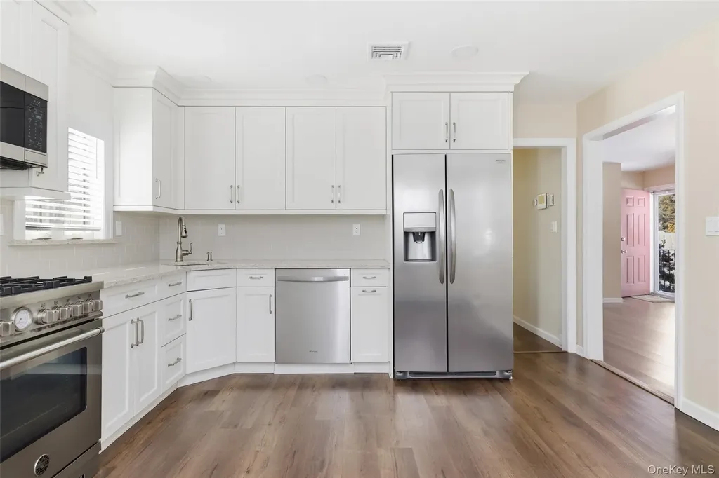 449 52nd Street Lindenhurst NY 11757