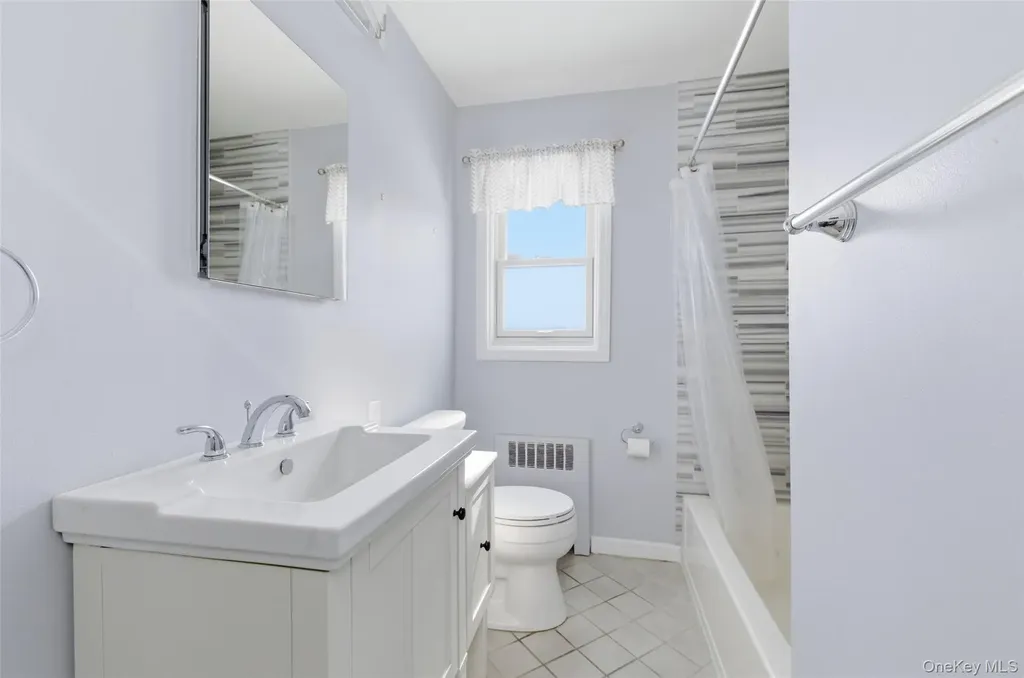 449 52nd Street Lindenhurst NY 11757