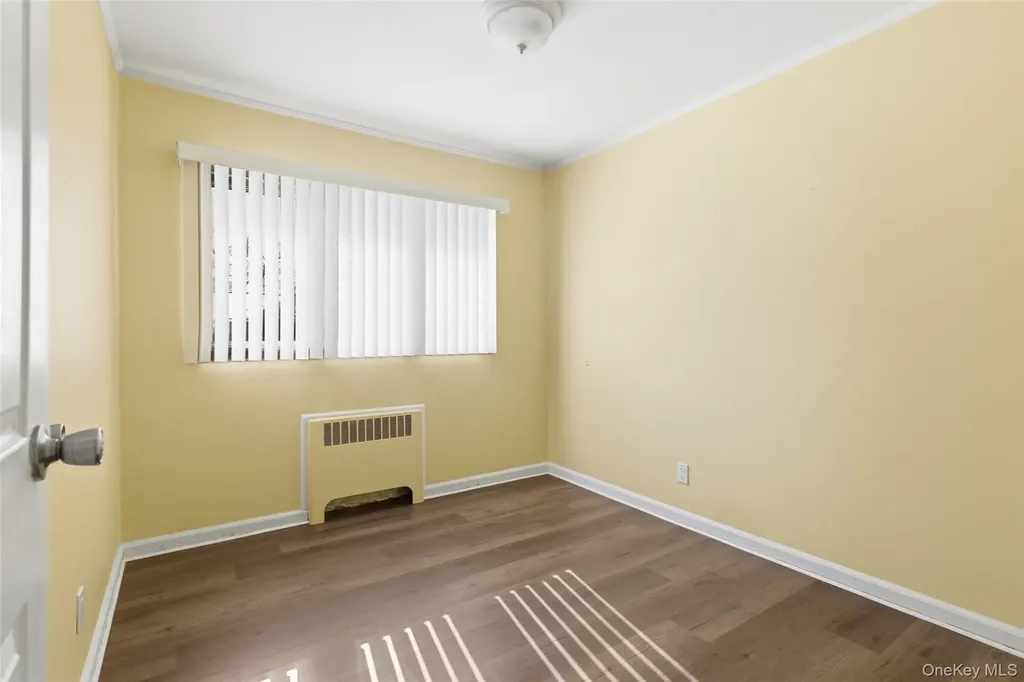 449 52nd Street Lindenhurst NY 11757