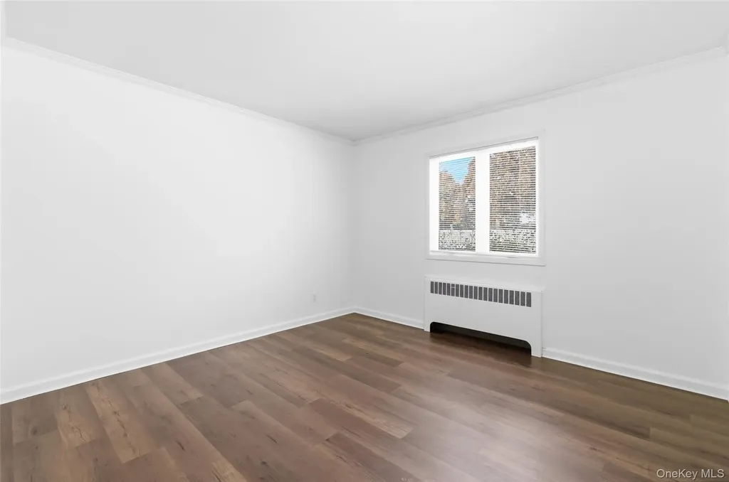 449 52nd Street Lindenhurst NY 11757