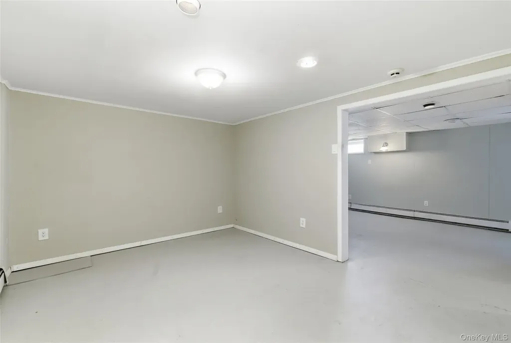 449 52nd Street Lindenhurst NY 11757