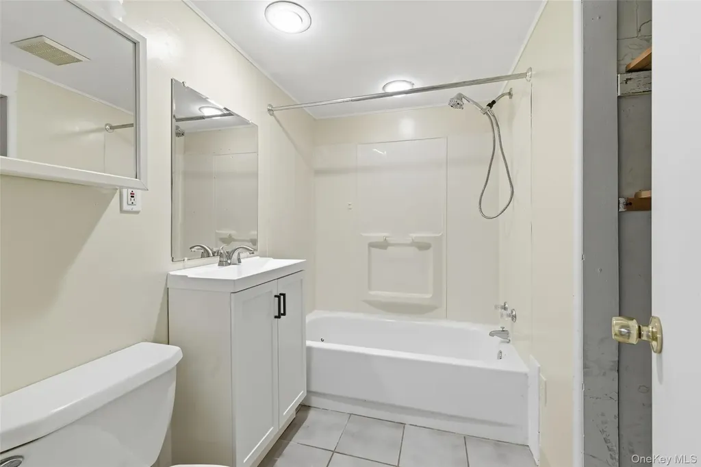 449 52nd Street Lindenhurst NY 11757