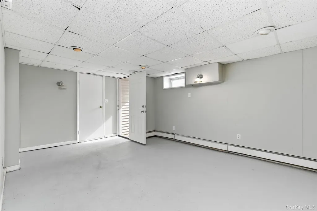 449 52nd Street Lindenhurst NY 11757