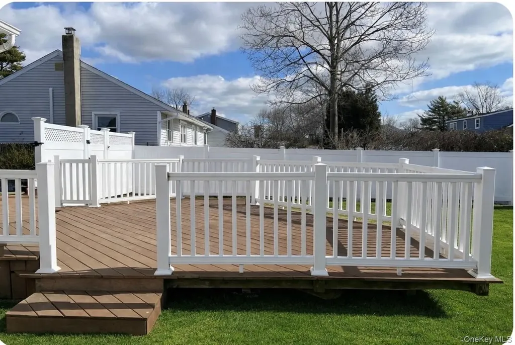 449 52nd Street Lindenhurst NY 11757