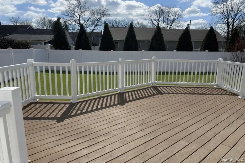 449 52nd Street Lindenhurst NY 11757